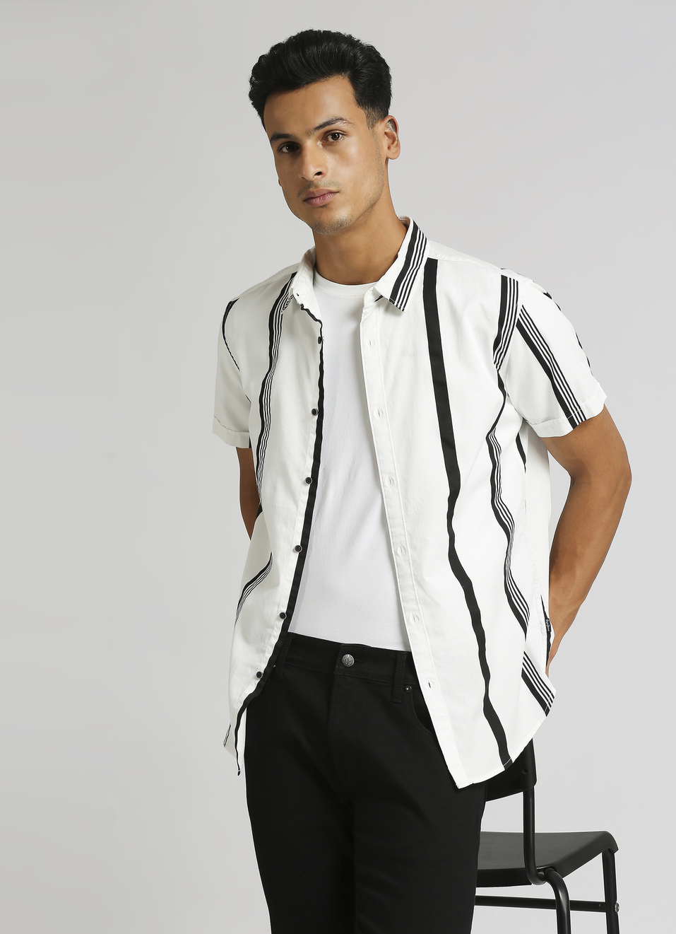 White Narrow Stripes Twill Short Sleeve Shirt, , large image number 0