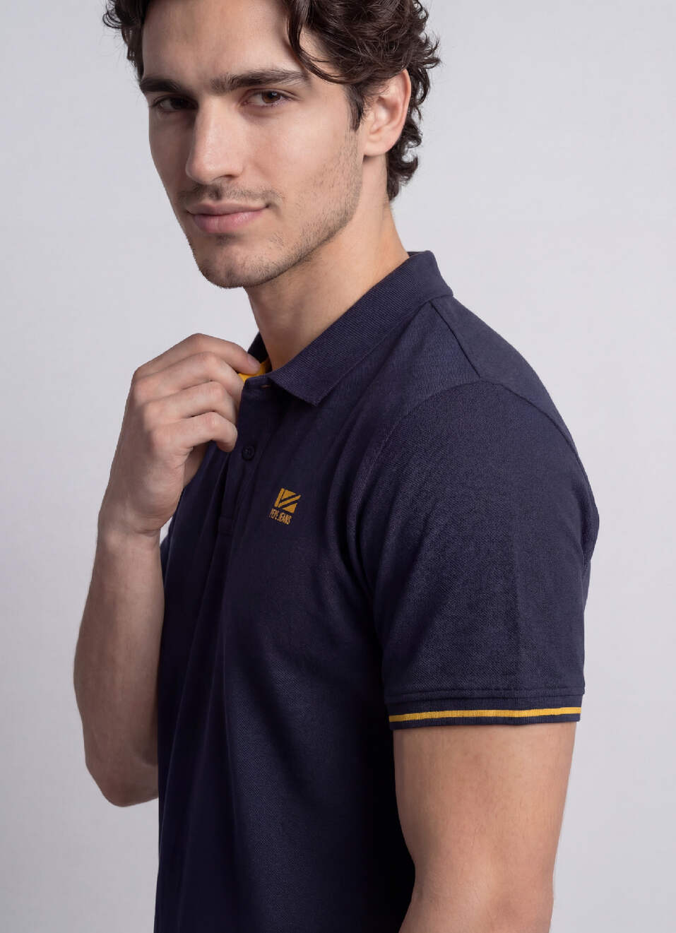 Men Navy Solid Short Sleeves Polo, , large image number 4