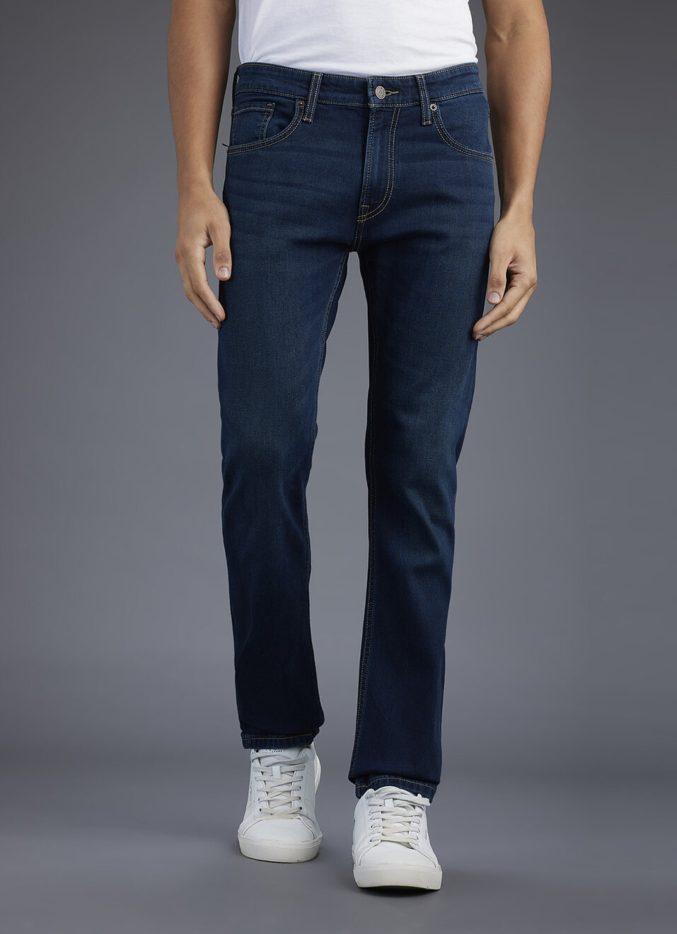 Men Blue Slim Fit Mid Rise Stretchable Jeans, , large image number 2
