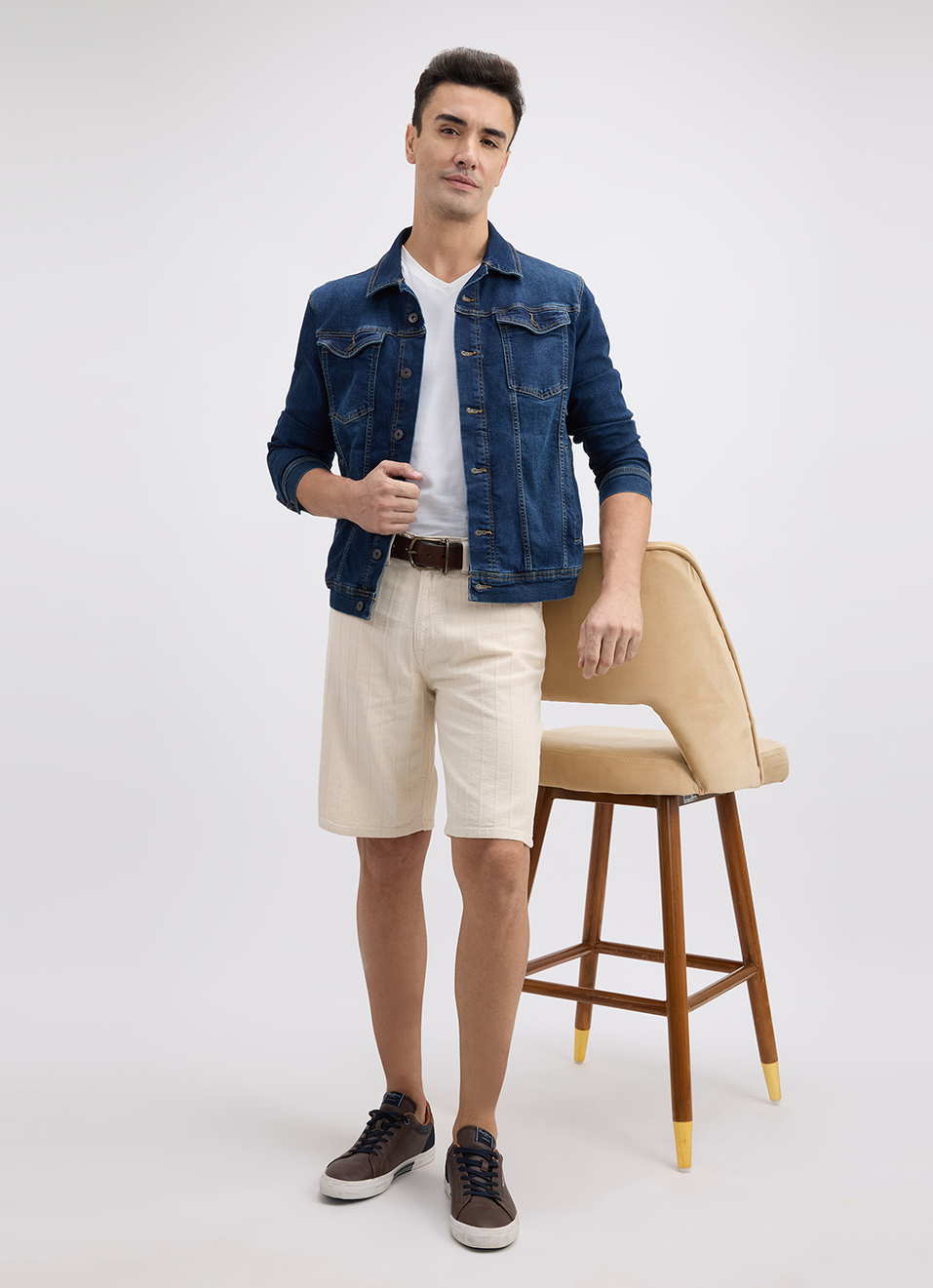Men Ecru Relaxed Fit Mid Rise Shorts, , large image number 5
