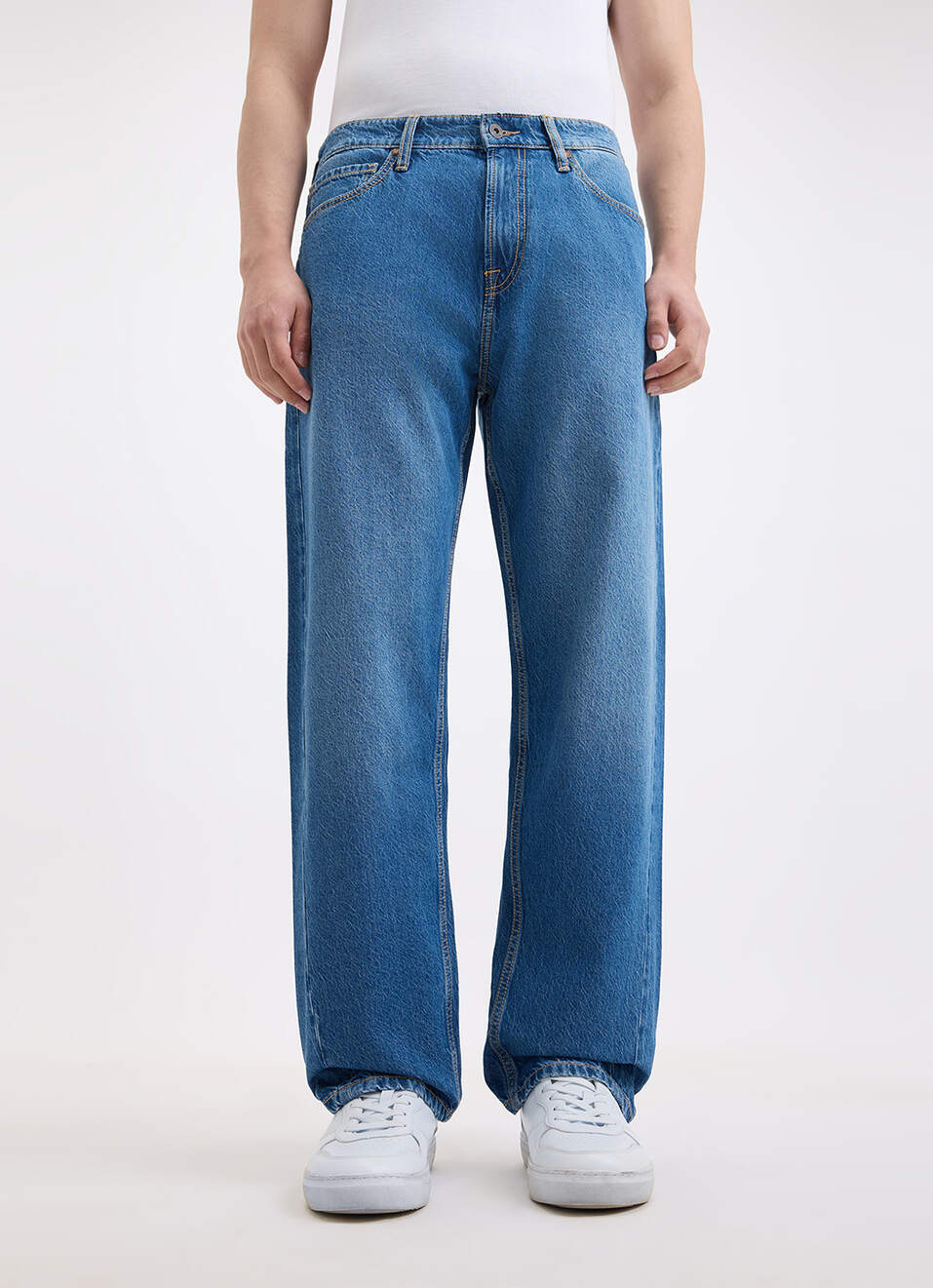 Men Blue Relaxed Barrel Fit Mid Rise Jeans , , large image number 2