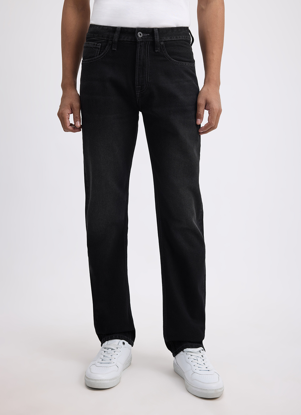 Men Black Straight Fit Mid Rise Jeans, , large image number 2