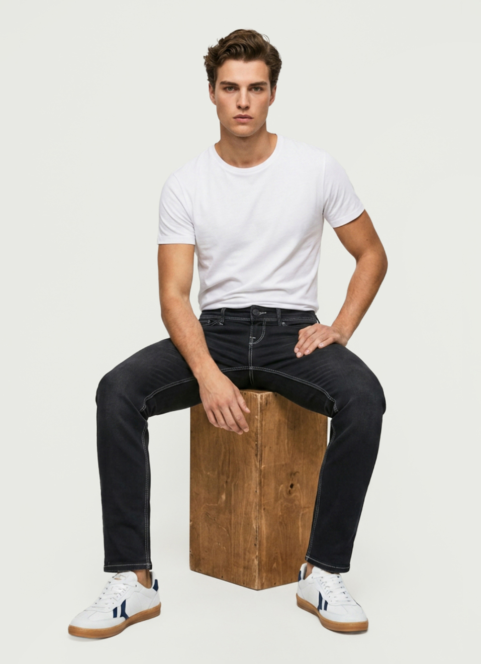 Men Black Slim Stretchable Jeans, , large image number 1