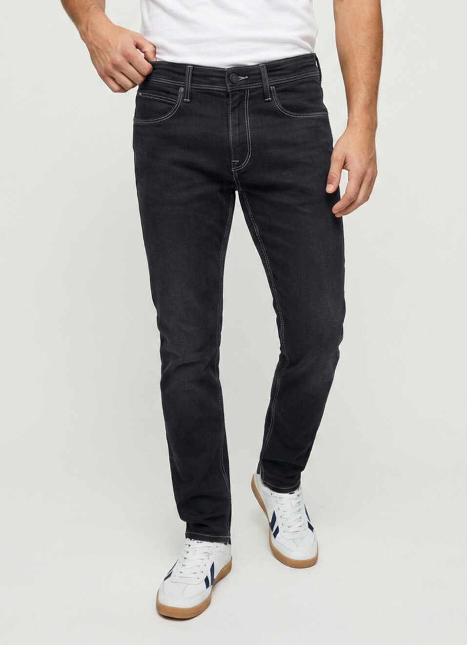 Men Black Slim Stretchable Jeans, , large image number 2