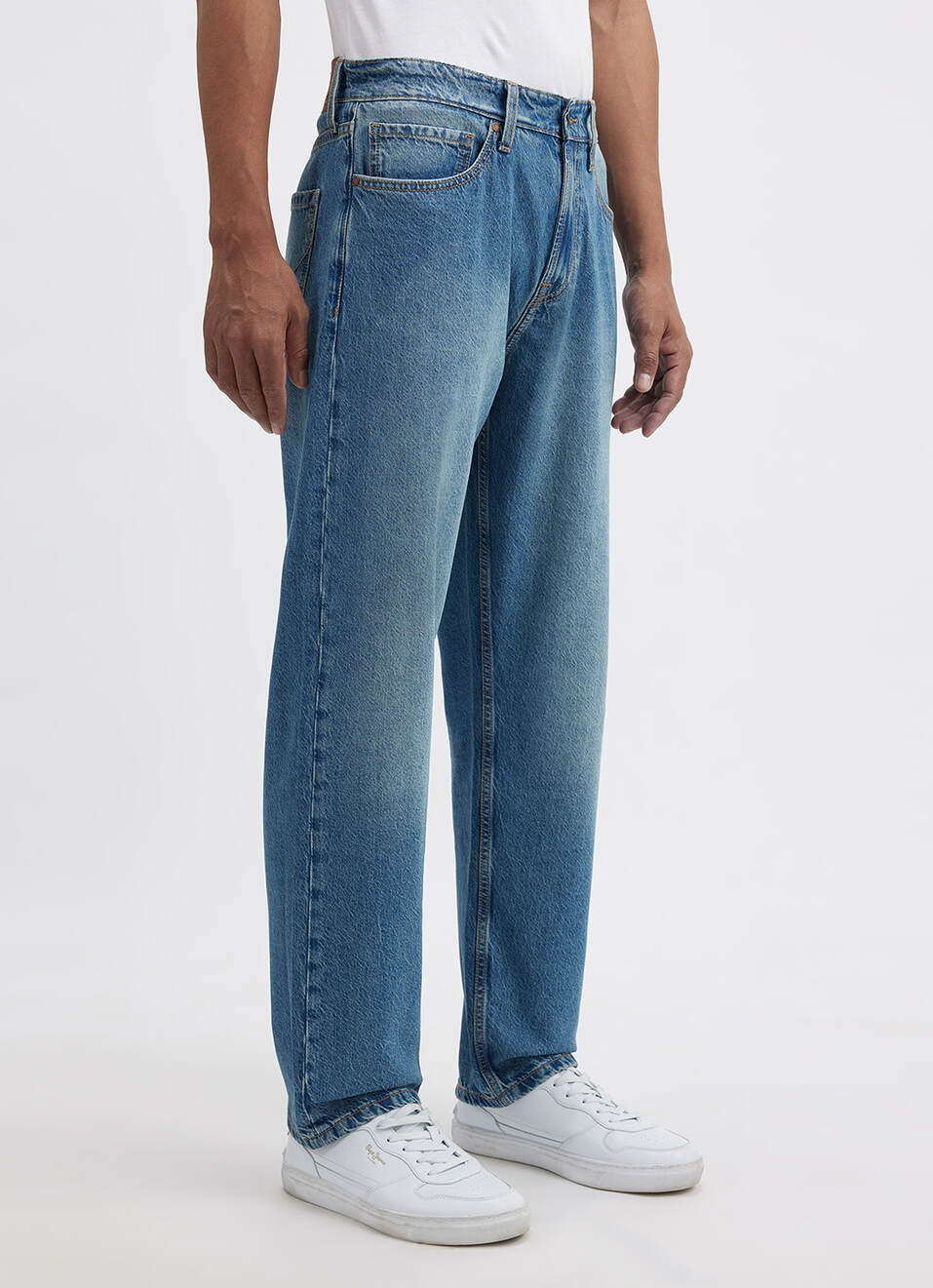 Men Blue Relaxed Barrel Fit Mid Rise Jeans , , large image number 5