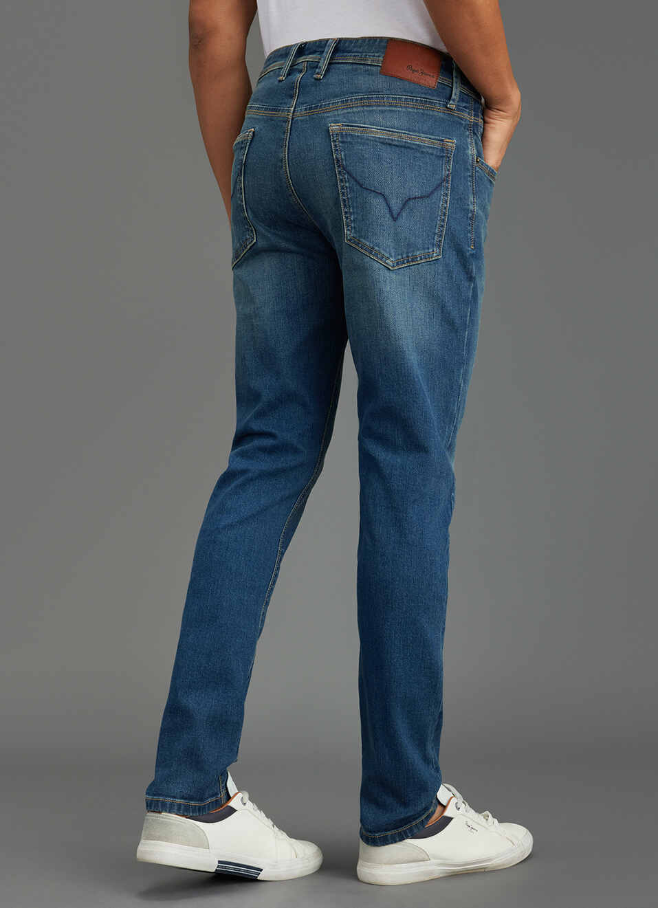 Men Blue Mid Rise Tapered Fit Jeans, , large image number 3