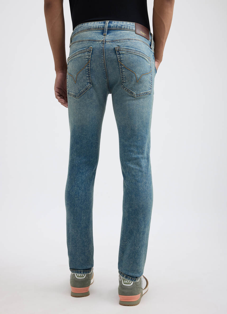 Men Blue Low Rise Tapered Powerflex Jeans, , large image number 2