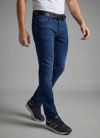Men Blue Slim Fit Mid Rise Jeans 