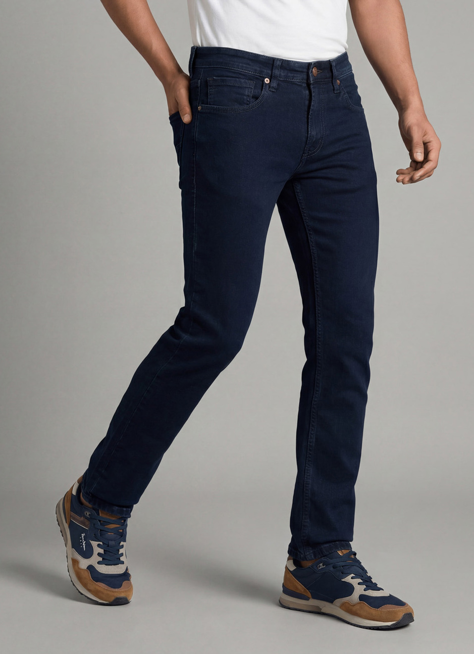 Men Black Slim Fit Low Rise Stretchable Jeans, , large image number 0