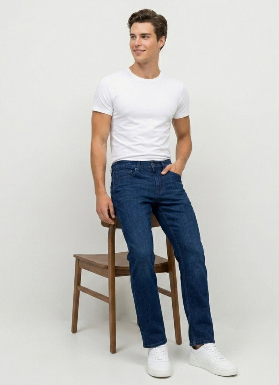Men Blue Relaxed Straight Fit Mid Rise Jeans, , large image number 1