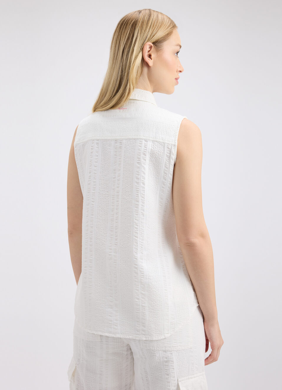 Women White Sleeveless Seersucker Shirt, , large image number 2