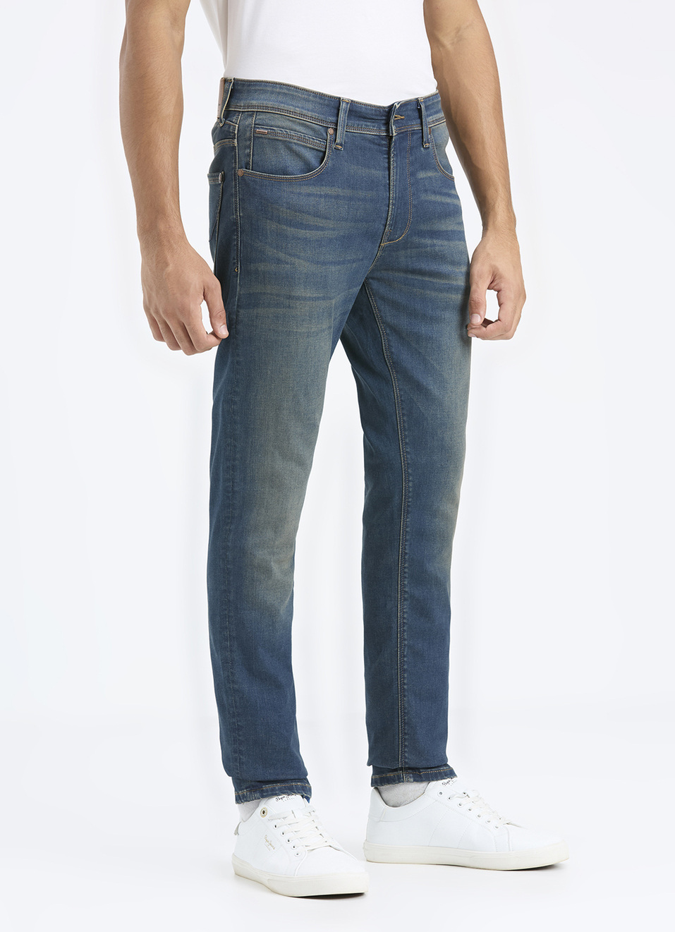 Men Blue Low Rise Slim Fit Tapered Powerflex Jeans, , large image number 5