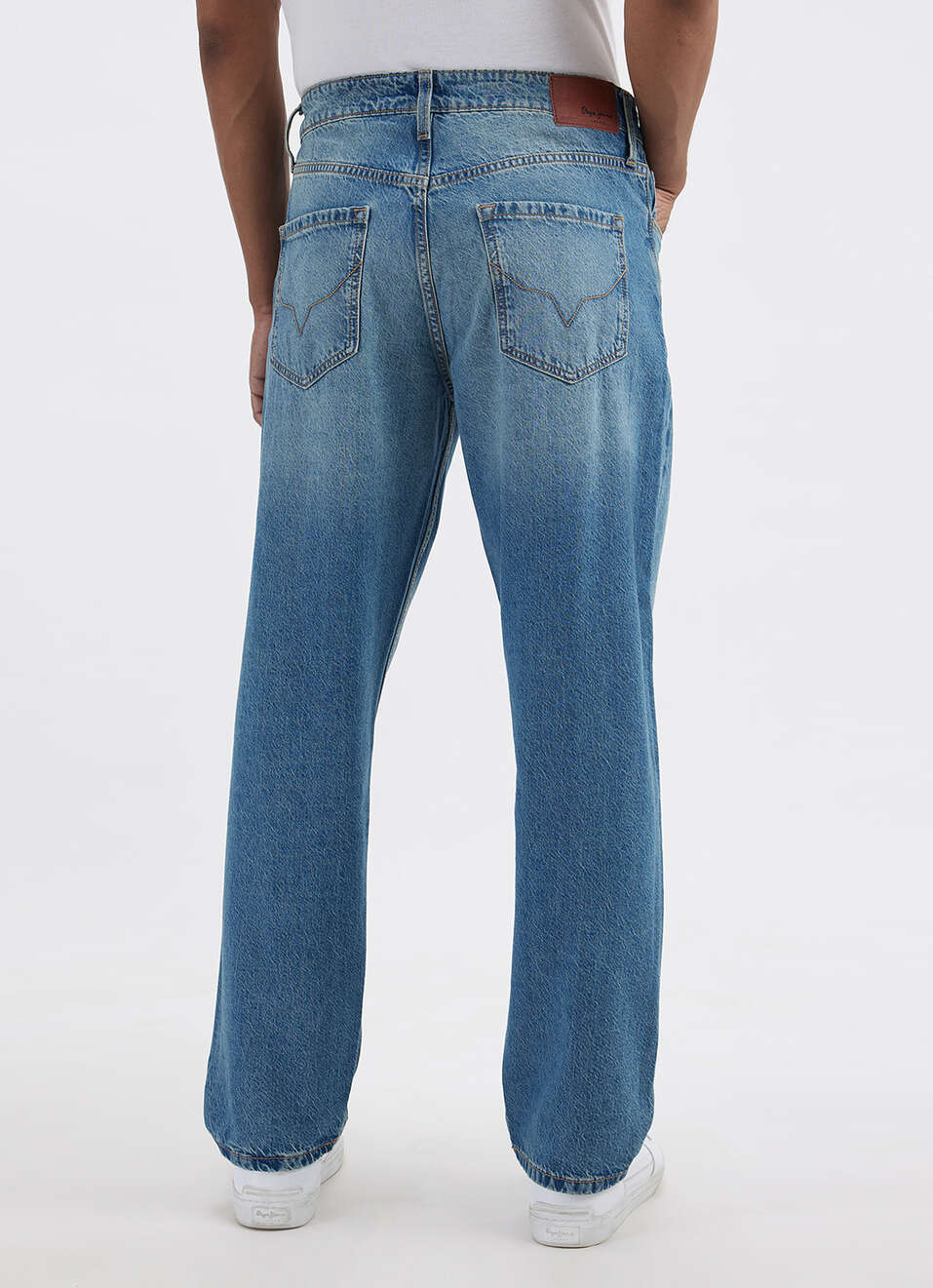 Men Blue Relaxed Barrel Fit Mid Rise Jeans , , large image number 3