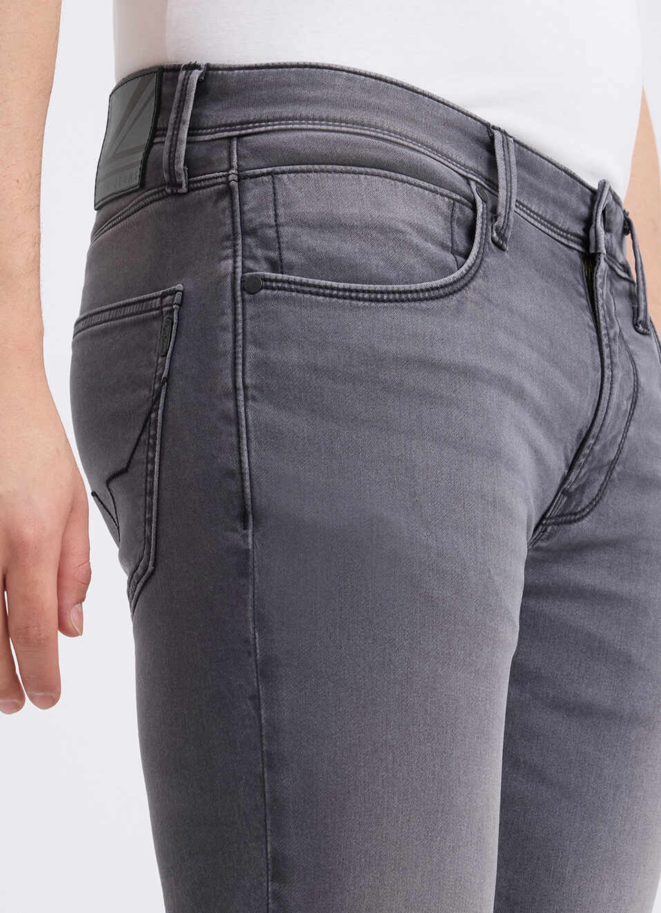 Men Dark Grey Low Rise Tapered Structured Jeans, , large image number 4