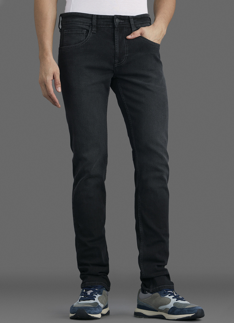 Men Black Slim Fit Mid Rise Stretchable Jeans, , large image number 2