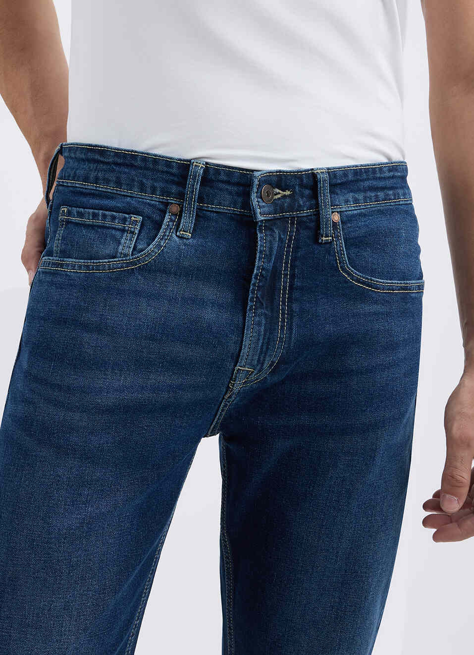 Men Blue Bootcut Fit Mid Rise Jeans , , large image number 4