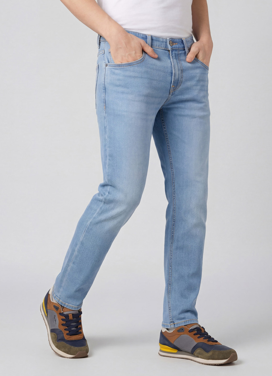 Men Light Blue Low Rise Slim Fit Tapered Stretchable Jeans, , large image number 0