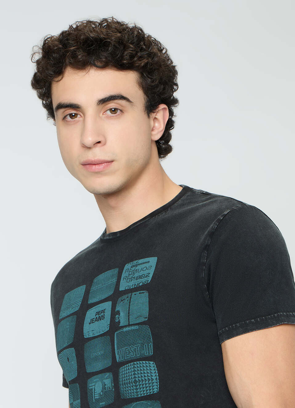 Men Black Graphic Slim Fit T-shirt, , large image number 4