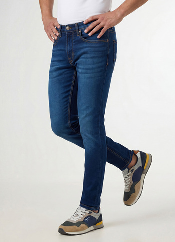 Men Dark Blue Mid Rise Slim Fit Jeans