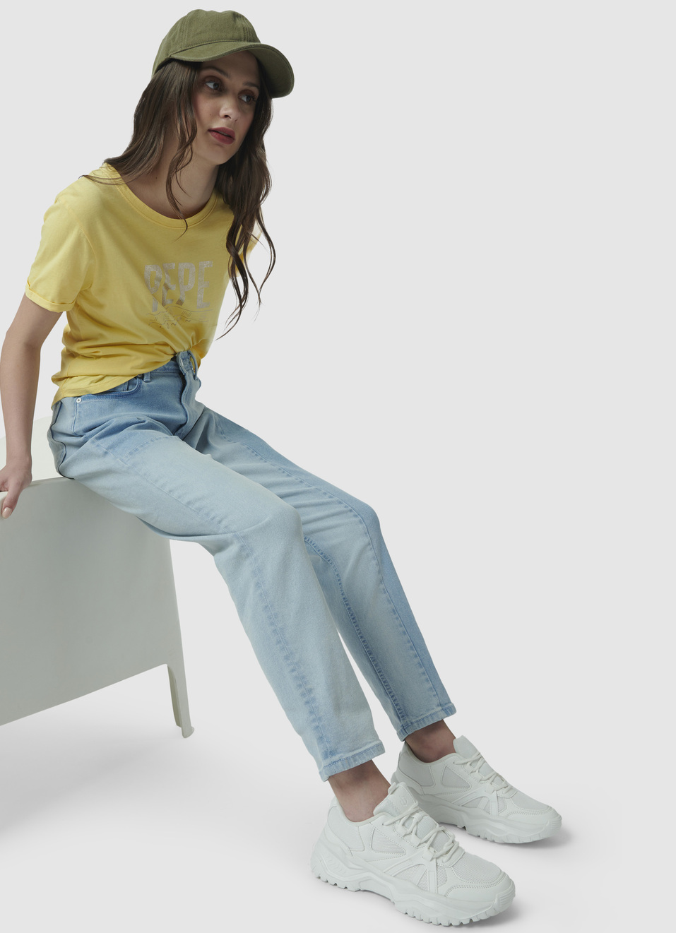 Mom Relaxed Fit Highwaist Tapered Leg Jeans, , large image number 0