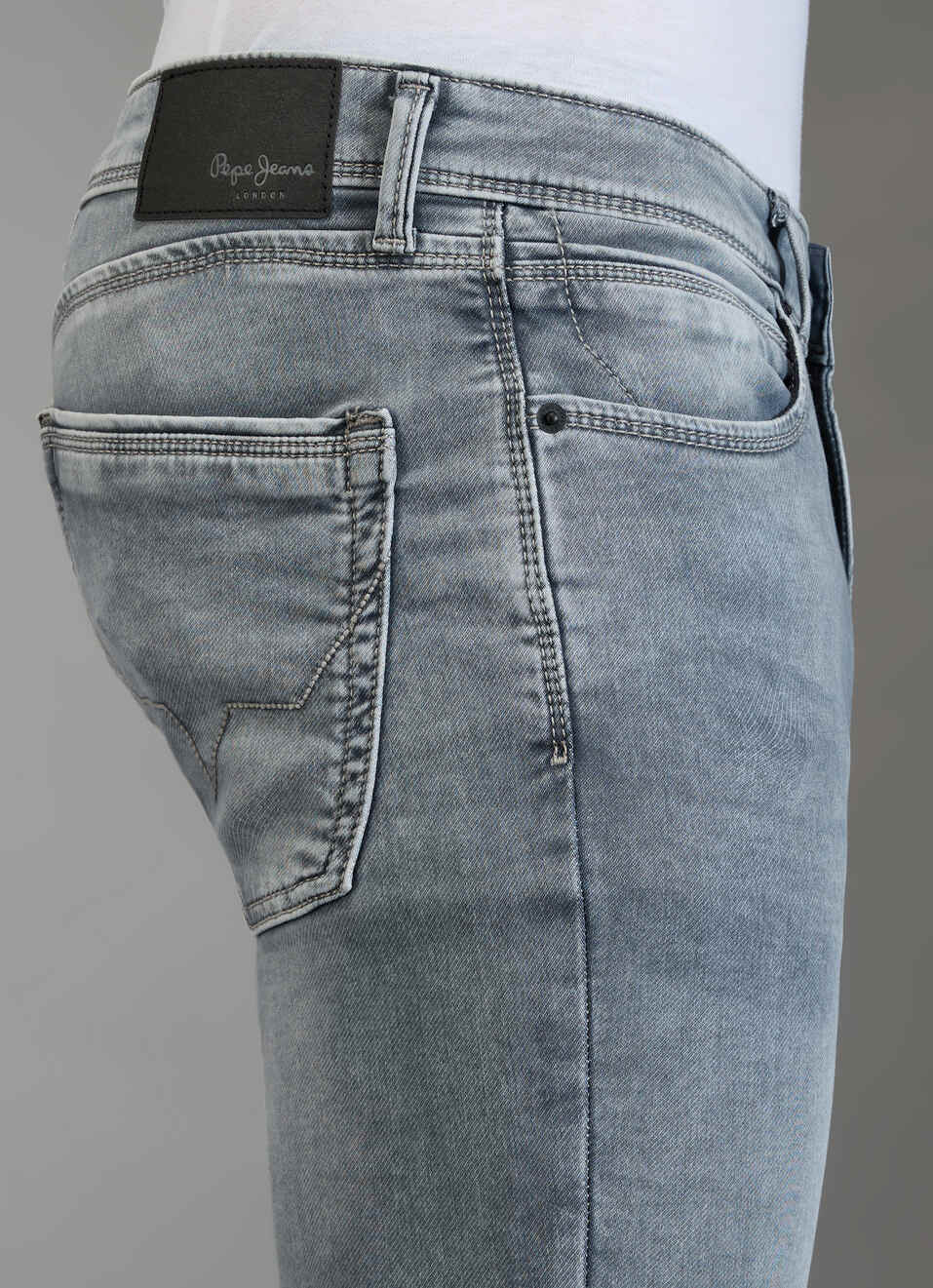 Men Grey Skinny Fit Mid Rise Stretchable Jeans, , large image number 4
