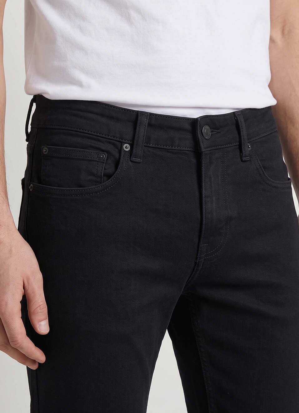 Men Black Slim Fit Mid Rise Jeans, , large image number 4