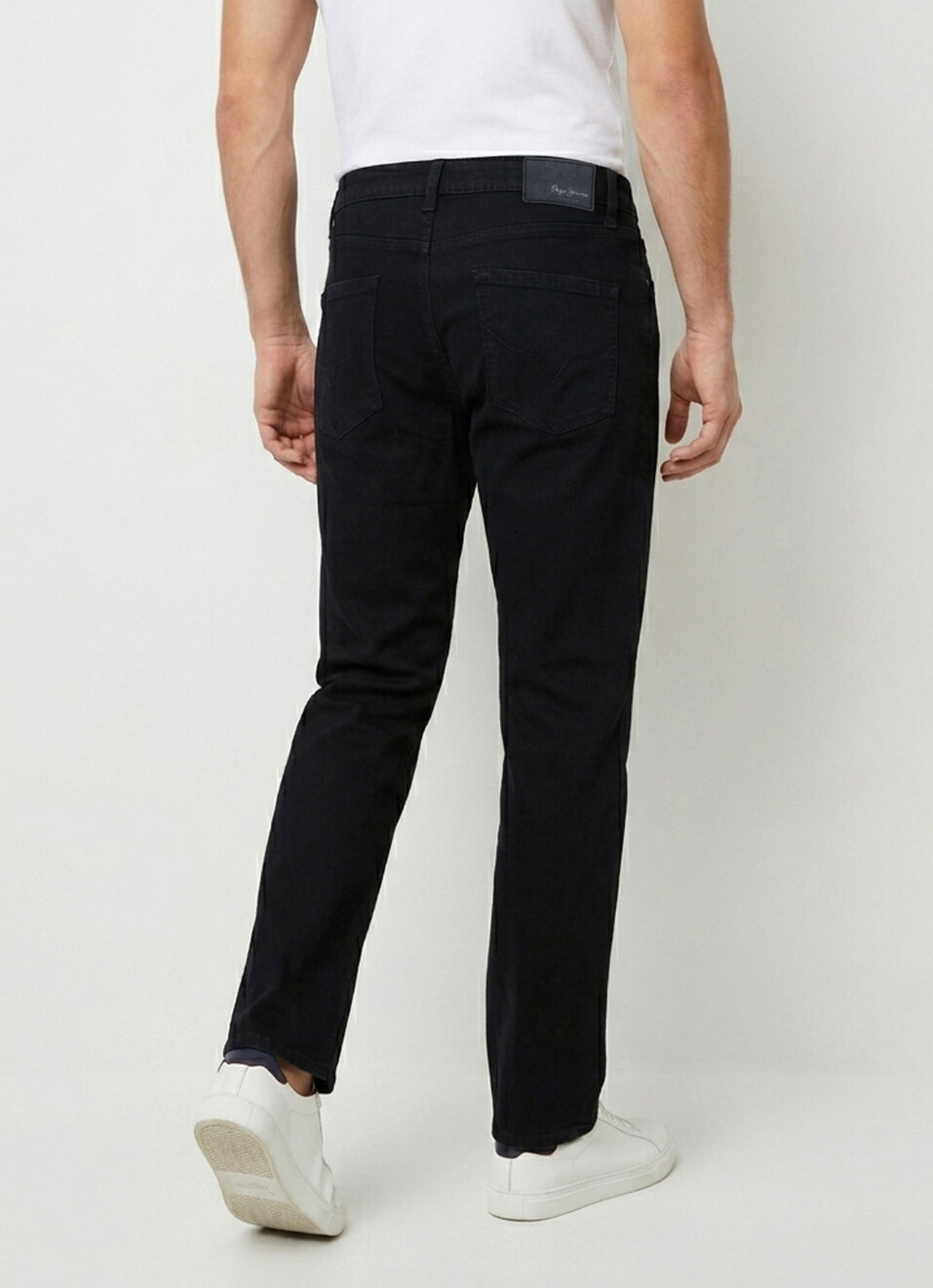 Men Black Relaxed Straight Fit Mid Rise Jeans, , large image number 3
