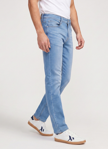 Men Blue Straight Fit Mid Rise Stretchable Jeans