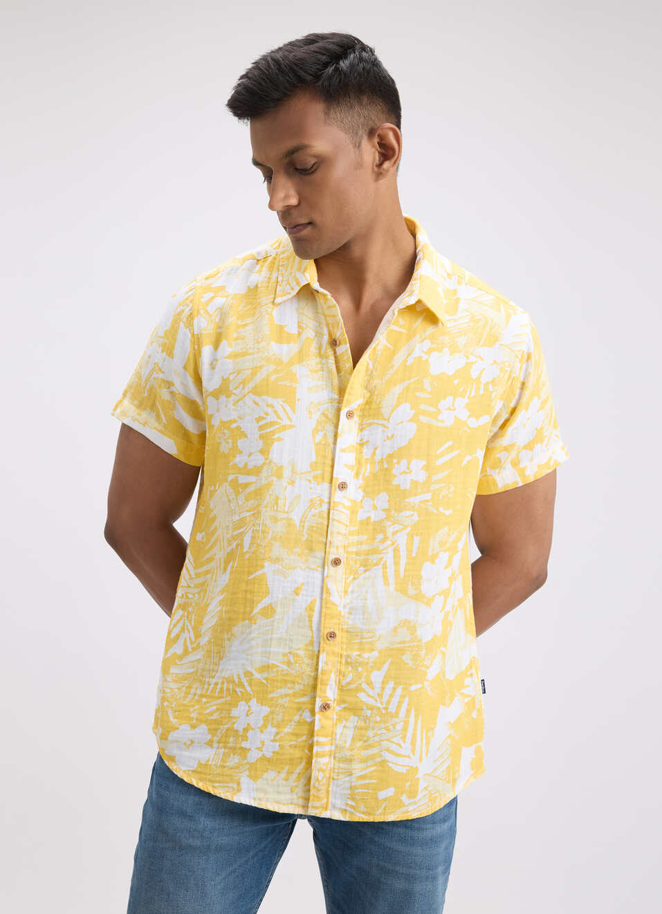 Men Yellow Floral Print Short Sleeve Shirt, , large image number 1