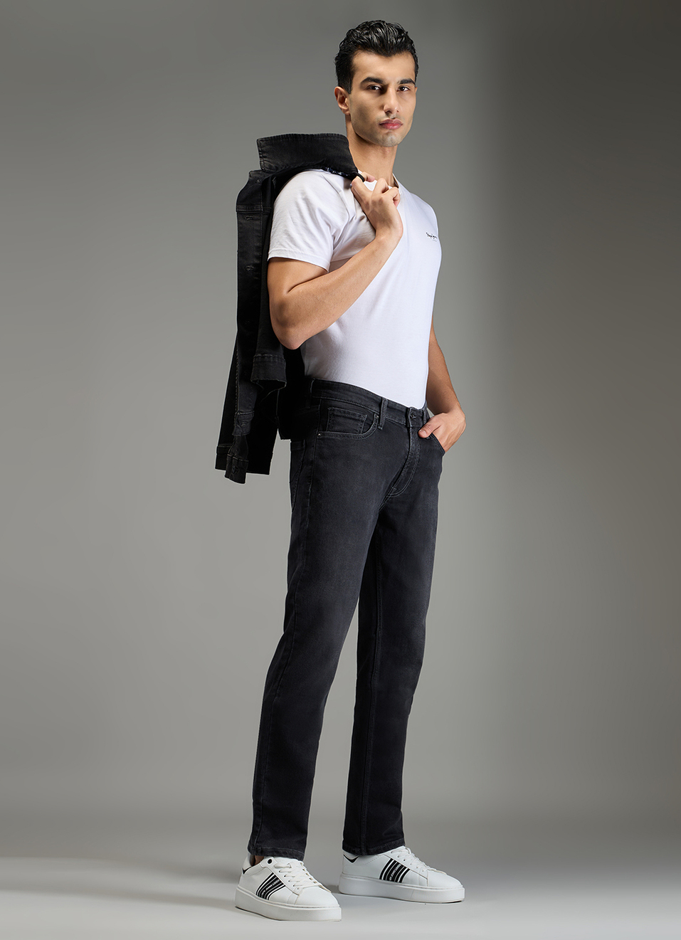 Men Black Mid Rise Straight Fit Stretchable Jeans, , large image number 3