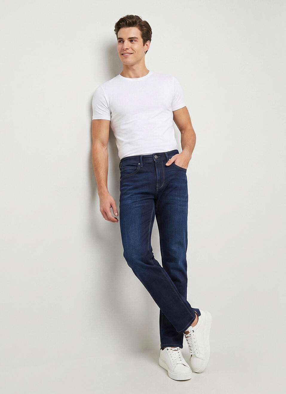 Men Blue Straight Fit Mid Rise Stretchable Jeans, , large image number 7