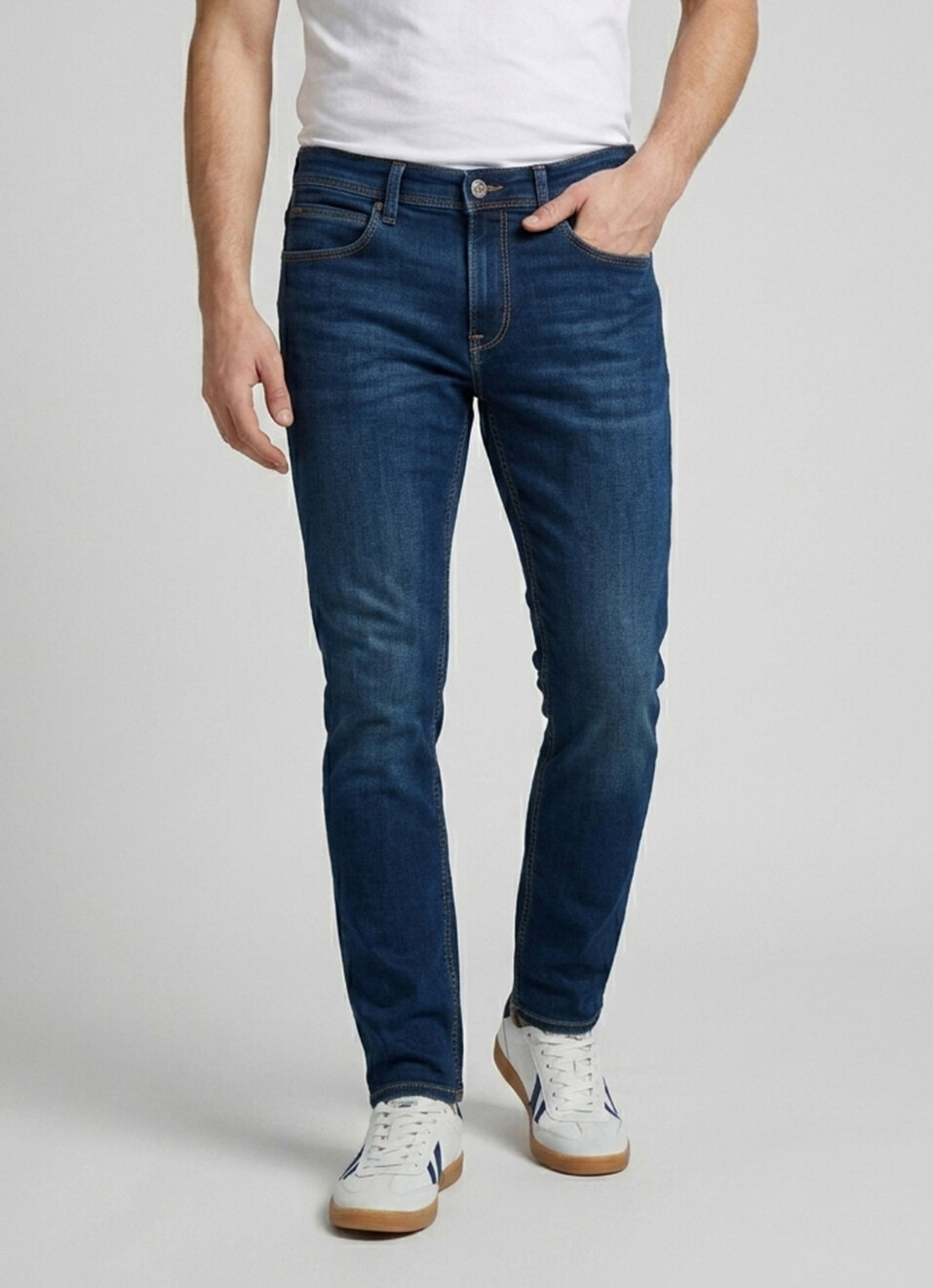Men Blue Slim Fit Mid Rise Stretchable Jeans, , large image number 2