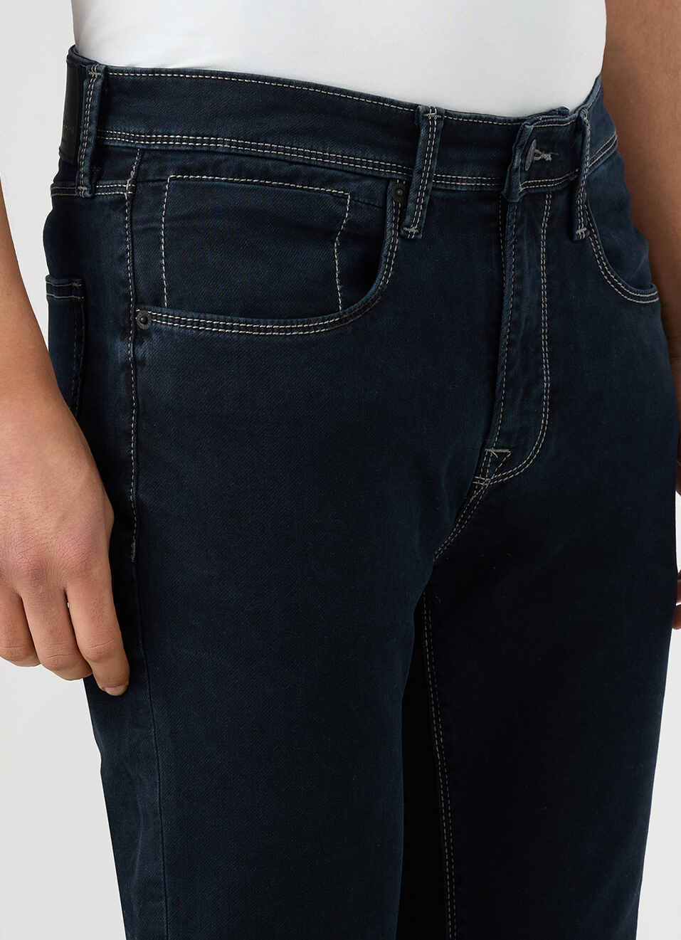 Men Black Mid Rise Slim Fit Stretchable Jeans, , large image number 4