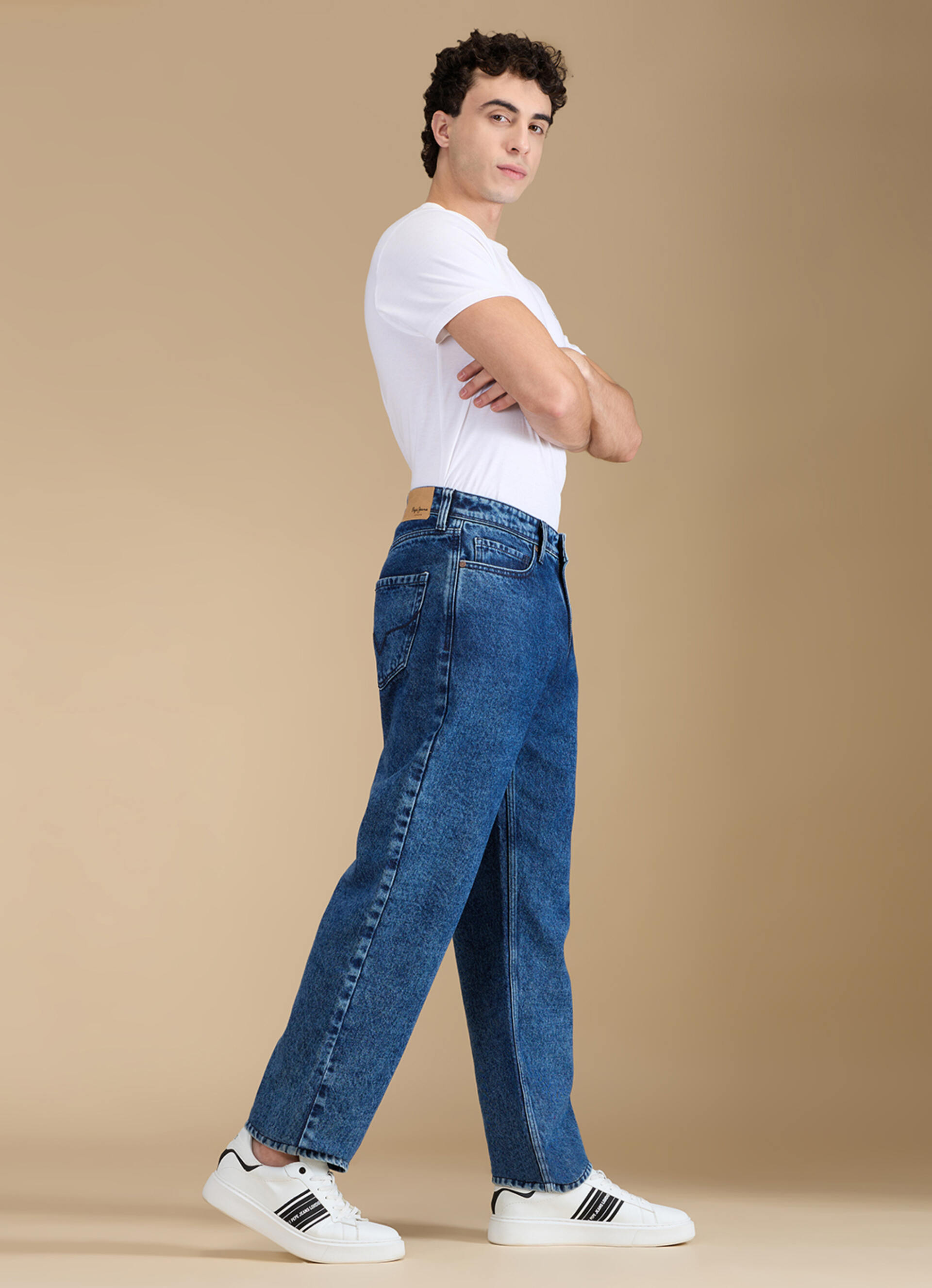 Men Blue Mid Rise Relaxed Fit Jeans, , large image number 10