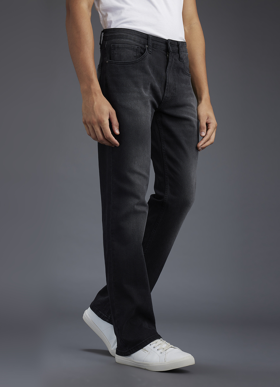 Men Black Bootcut Mid Rise Stretchable Jeans, , large image number 0