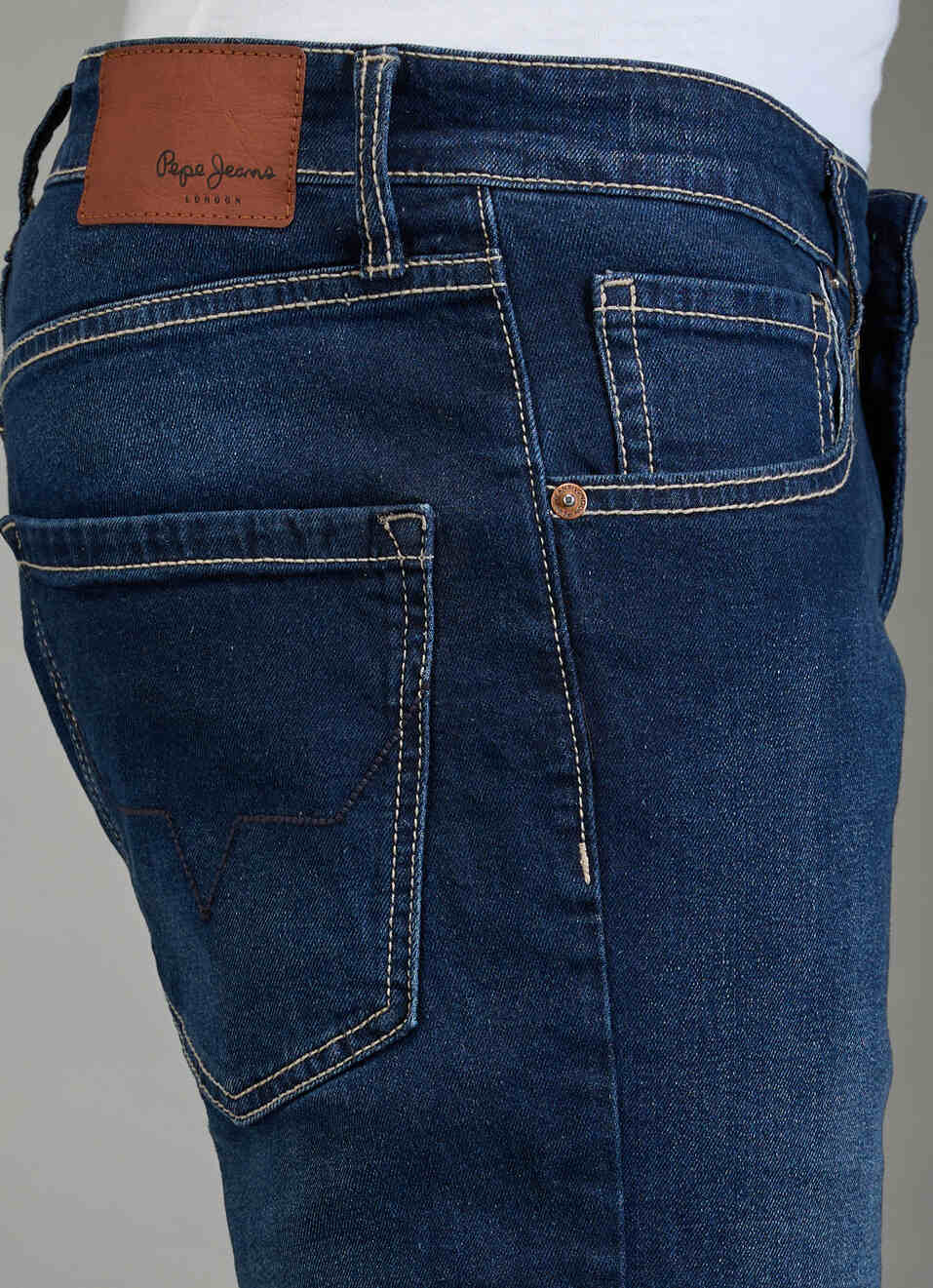 Men Blue Dark Rinse Straight Fit Mid Rise Stretchable Jeans, , large image number 4