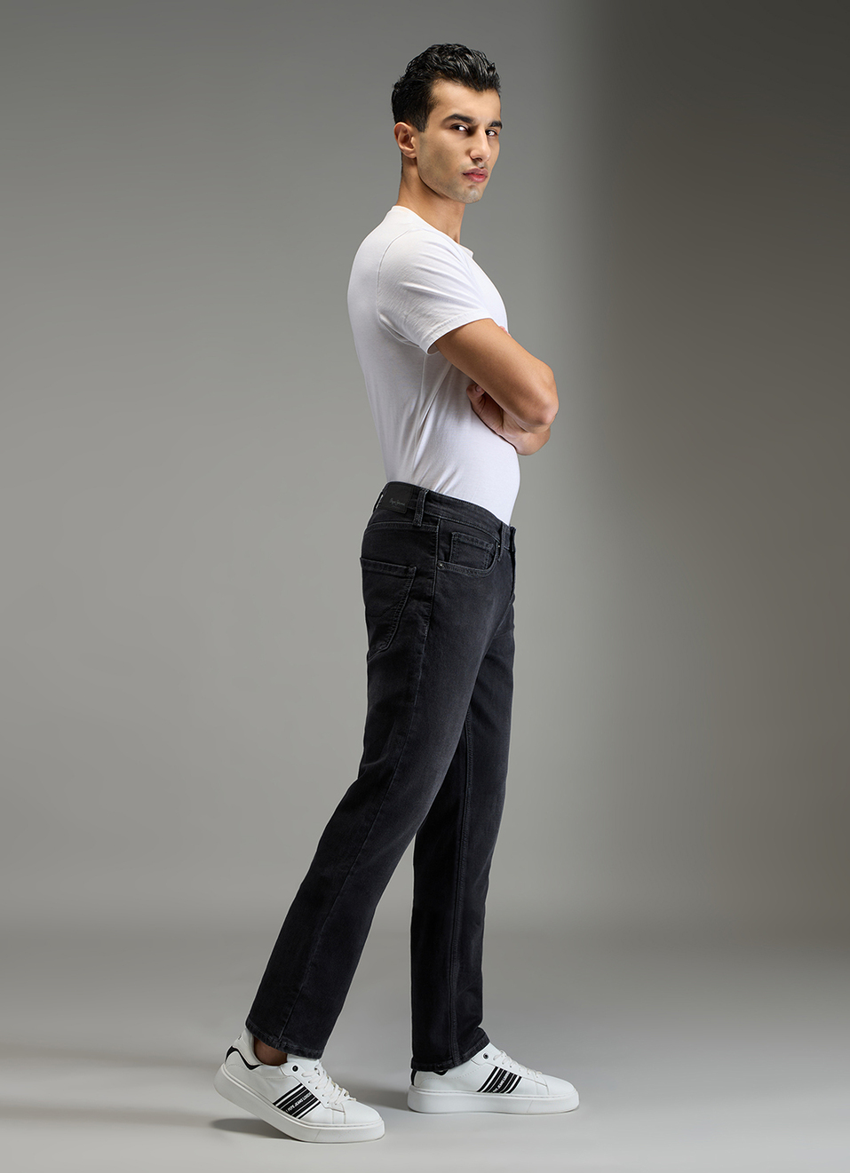 Men Black Mid Rise Straight Fit Stretchable Jeans, , large image number 6