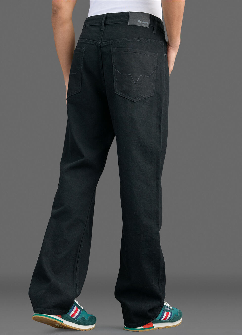 Men Black Straight Fit Mid Rise Jeans, , large image number 3