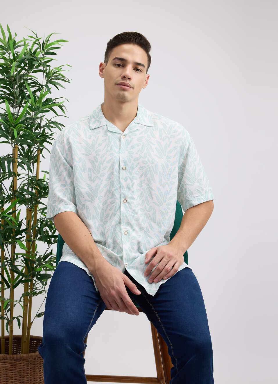 Men Blue Printed Resort Collar Short Sleeve Linen Shirt, , large image number 0