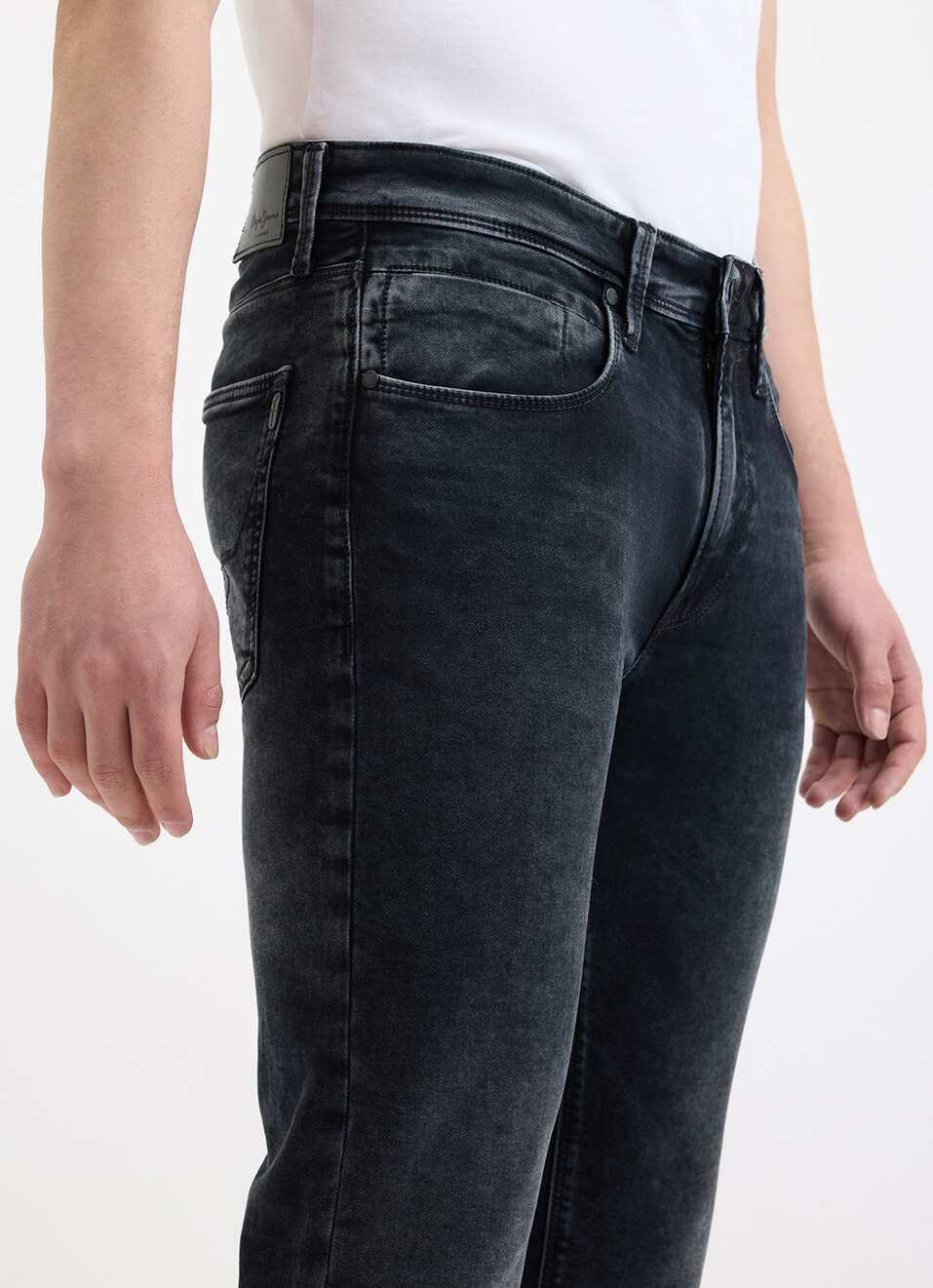Men Black Mid Rise Tapered Structured Jeans, , large image number 4