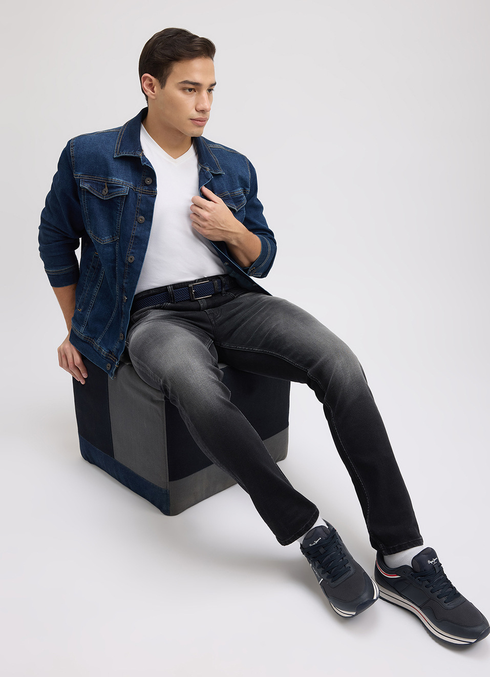 Men Black Slim Tapered Fit Low Rise Jeans , , large image number 1