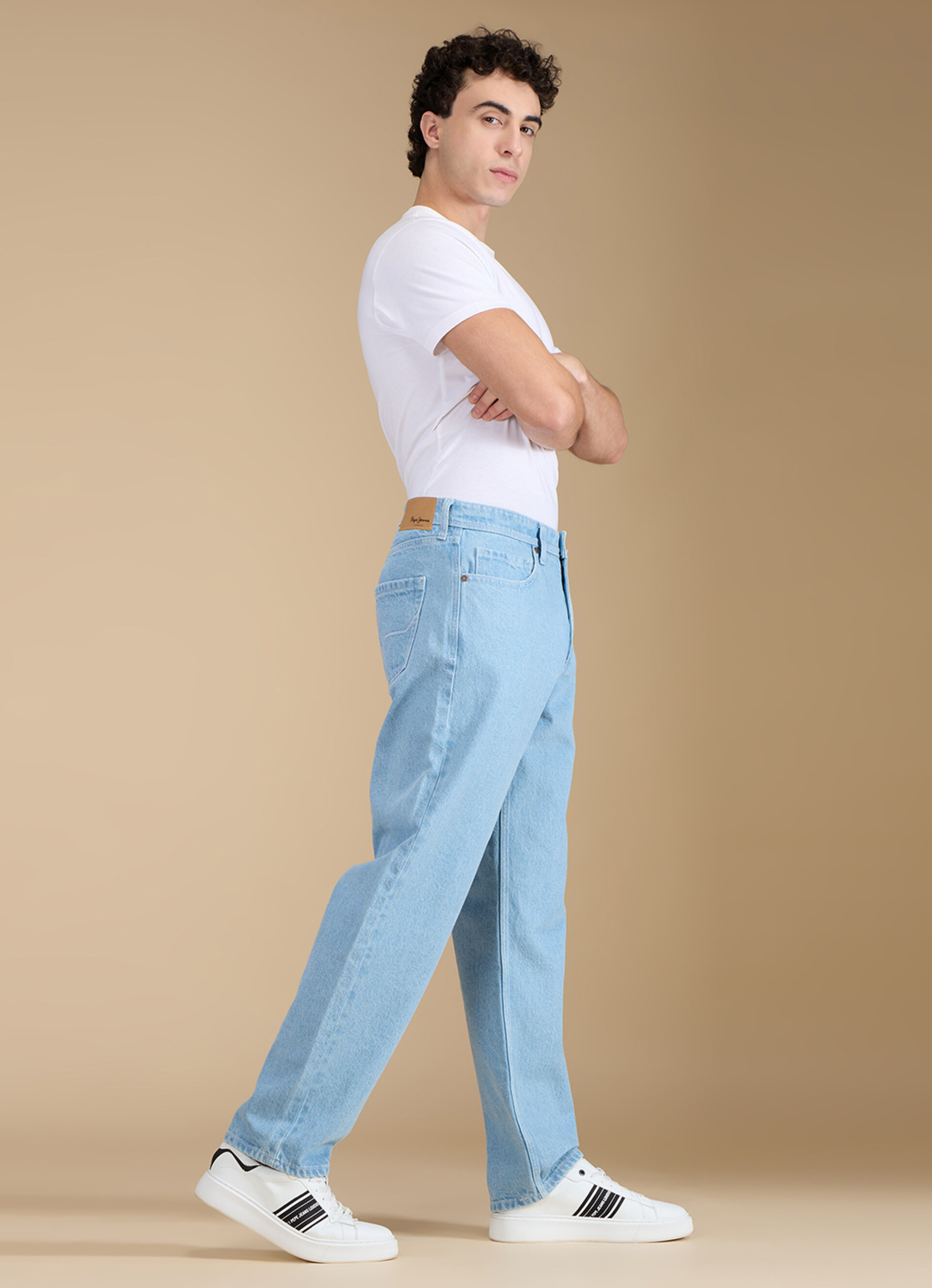 Men Light Blue Mid Rise Relaxed Fit Jeans, , large image number 10
