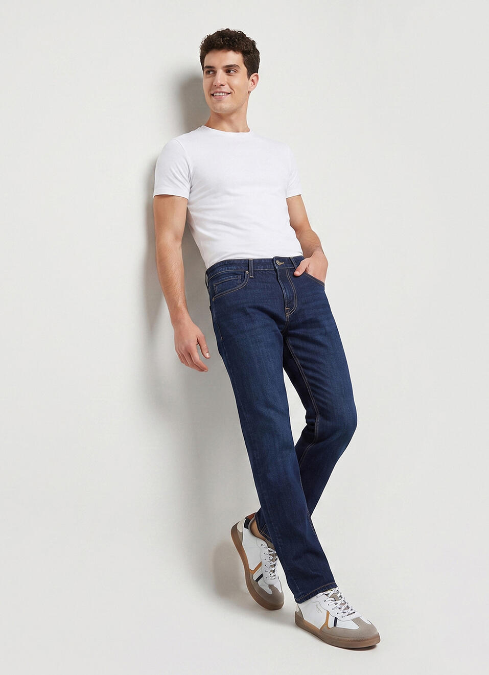 Men Blue Relaxed Straight Fit Mid Rise Stretchable Jeans, , large image number 7