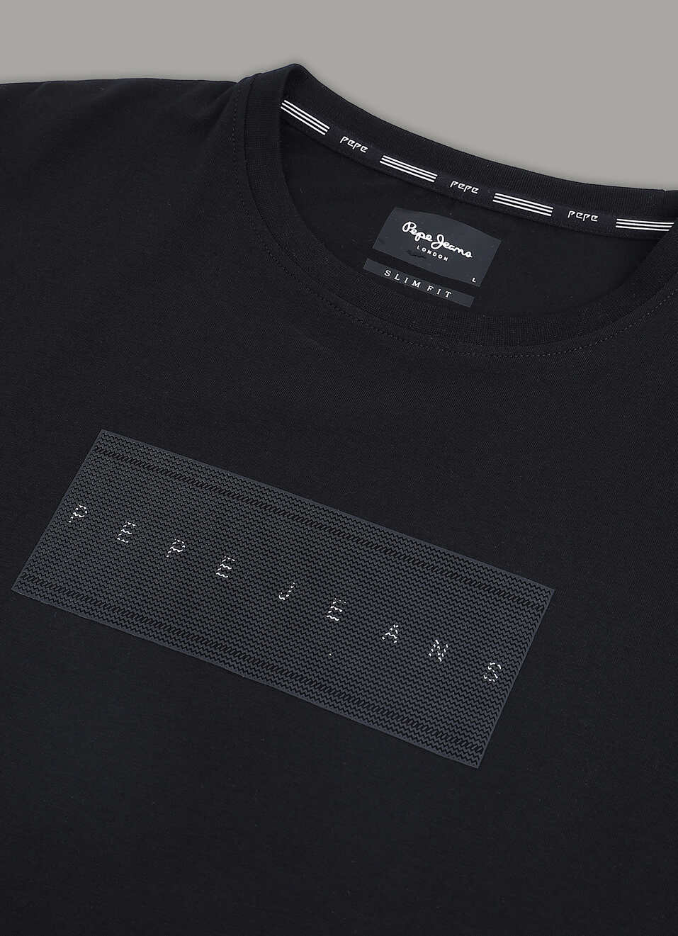 Men Black Typographic Print Slim Fit T-shirt, , large image number 7