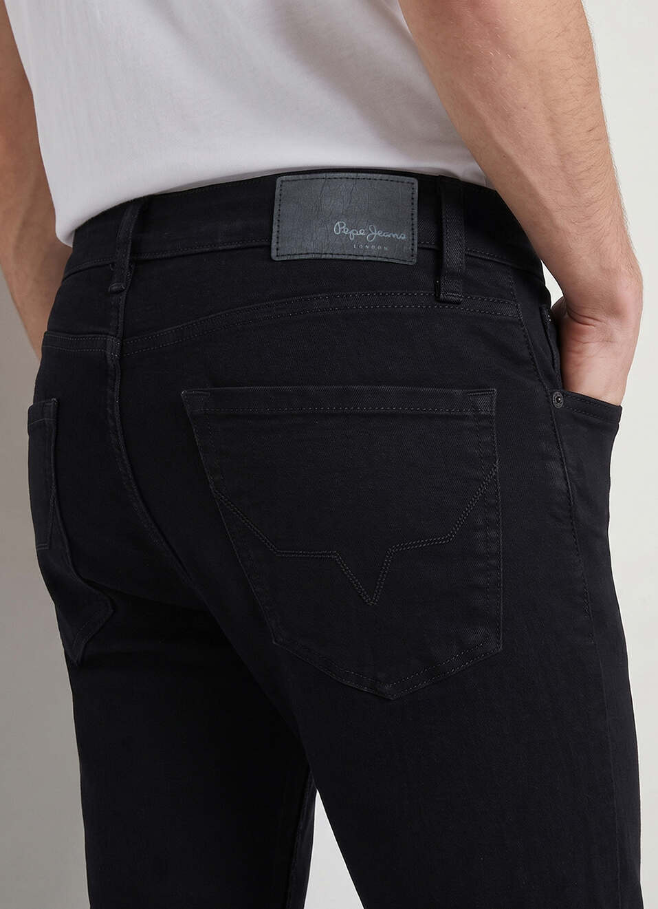 Men Black Slim Fit Mid Rise Jeans, , large image number 5