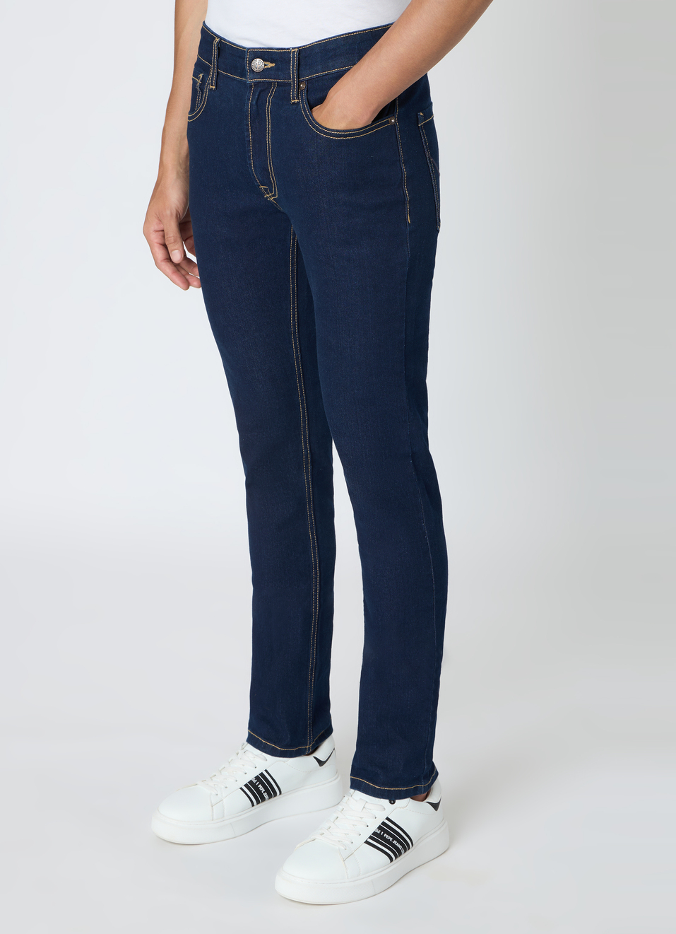Pepe Jeans Men Black Slim Fit Stretchable Jeans - Image 4
