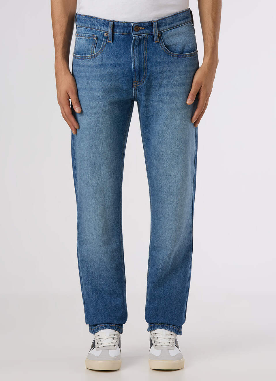 Men Light Blue Mid Rise Straight Fit Jeans, , large image number 2