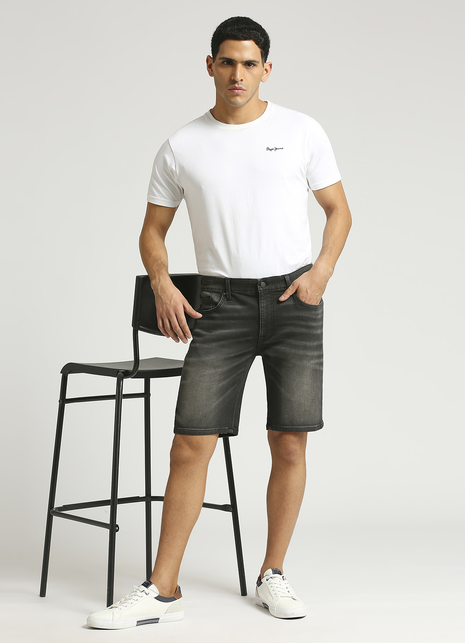 Chinox Black Mid Rise Slim Fit Shorts, , large image number 1
