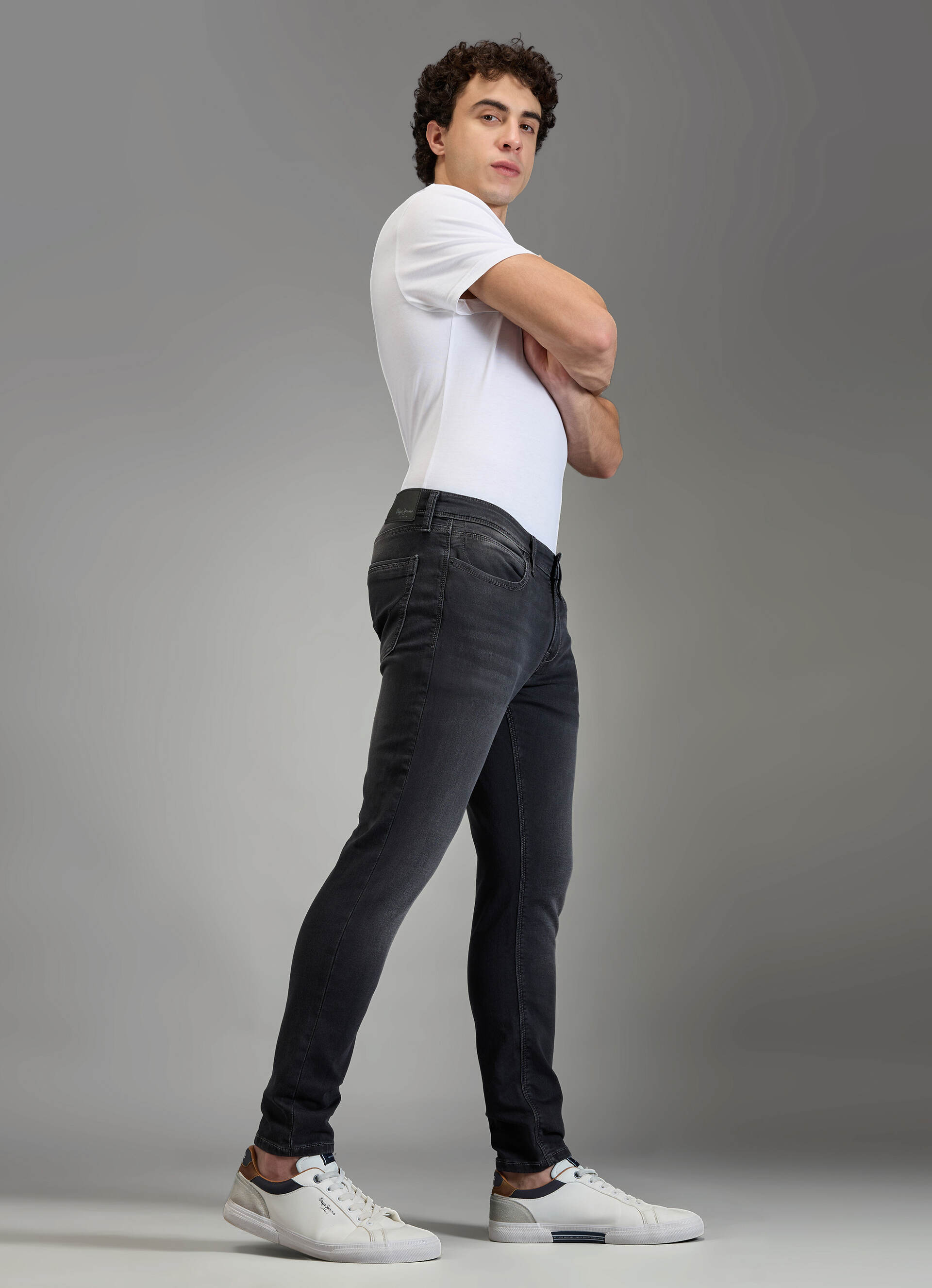 Men Black Skinny Fit Mid Rise Stretchable Jeans, , large image number 10