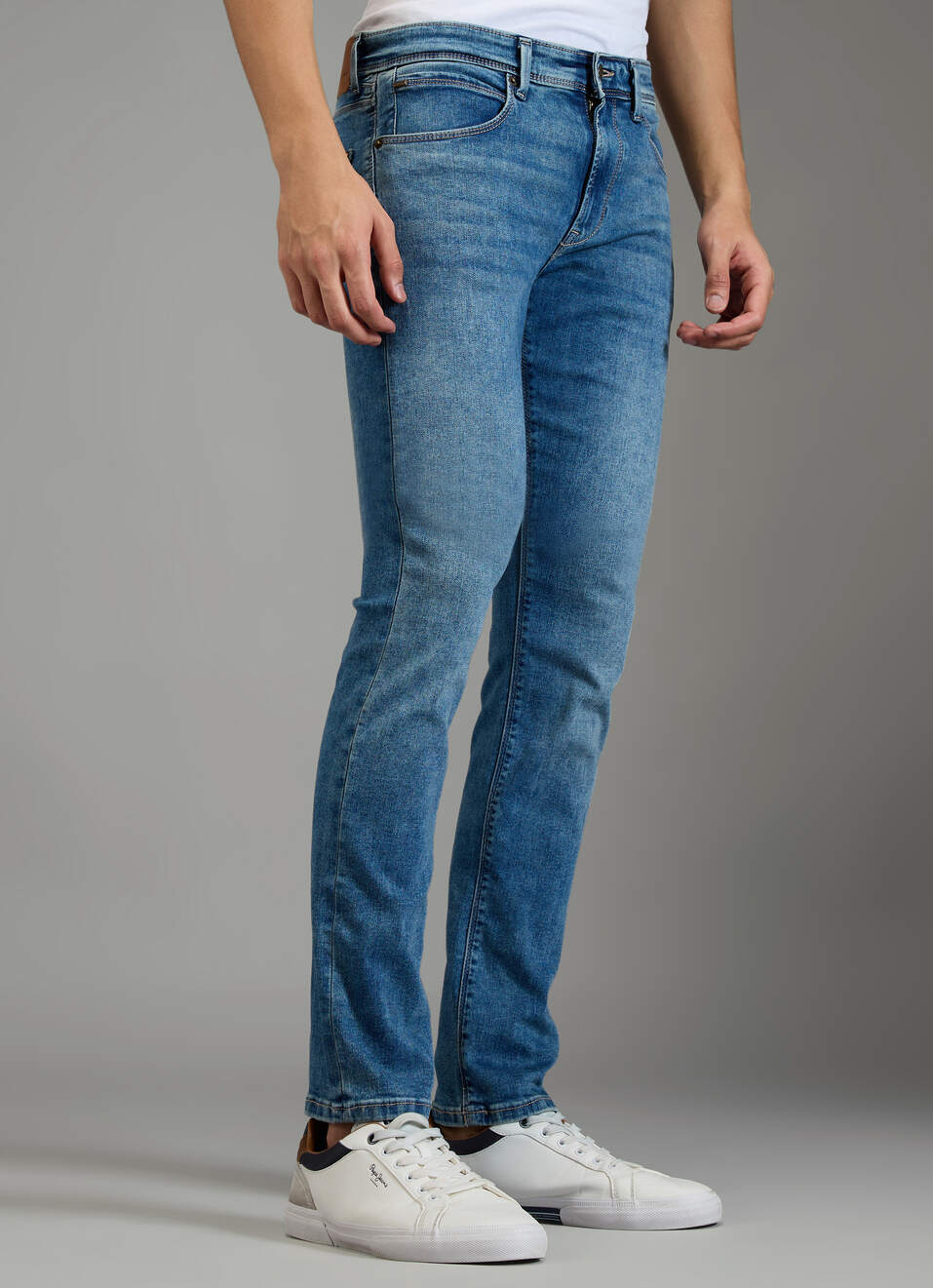 Men Blue Light Used Slim Fit Mid Rise Stretchable Jeans, , large image number 2
